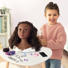 Smoby - Tete a coiffer cheveux afro - Facile a coiffer - 23 accessoires réalistes - Levres thermosensibles - Trappe de rangemen